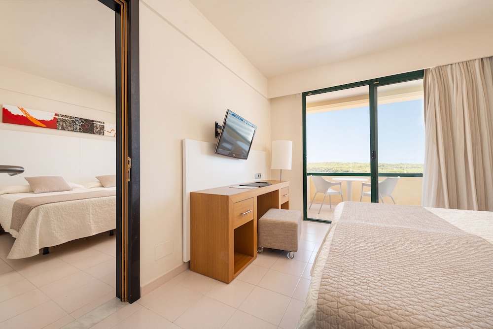 Double Room, Balcony - Photo 3