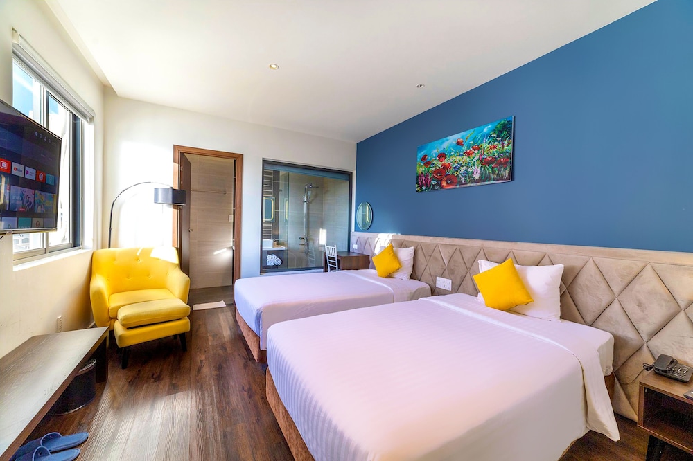 Deluxe Twin Room, City View - Photo 1