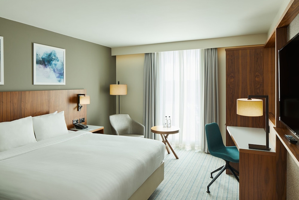 Premium Room, 1 King Bed - Photo 6