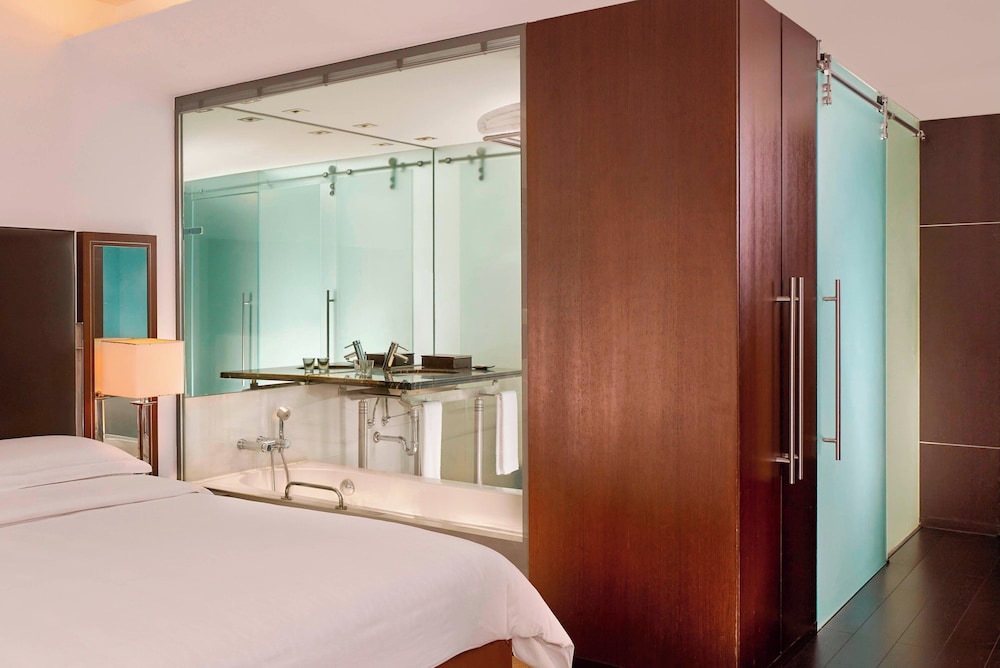 Premium Room, 2 Twin Beds - Photo 3