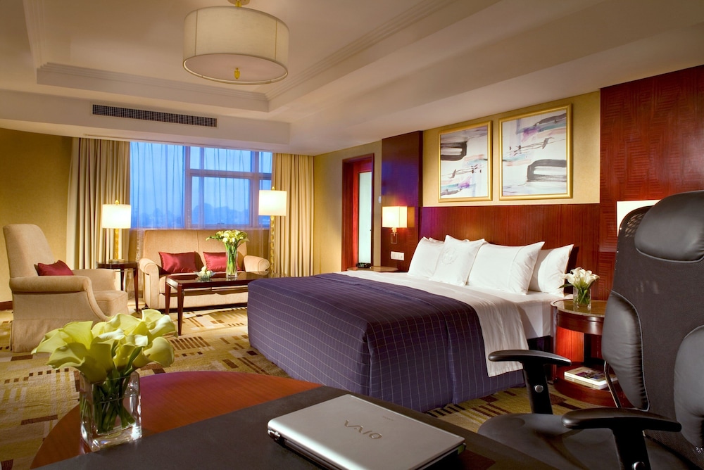Room, 1 King Bed, River View - Photo 1