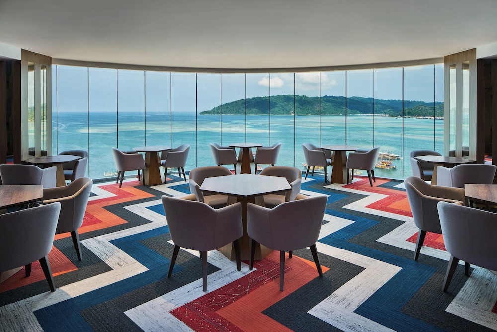 Club Suite, 1 Bedroom, Non Smoking, Sea View - Photo 7