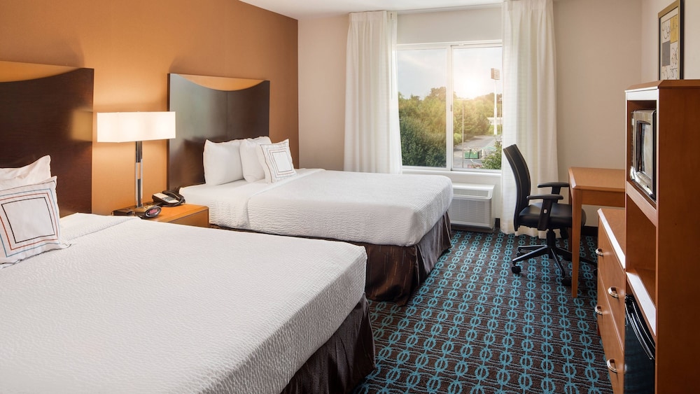 Room, 2 Queen Beds (Mobility/Hearing Access, Roll-In Shwr)