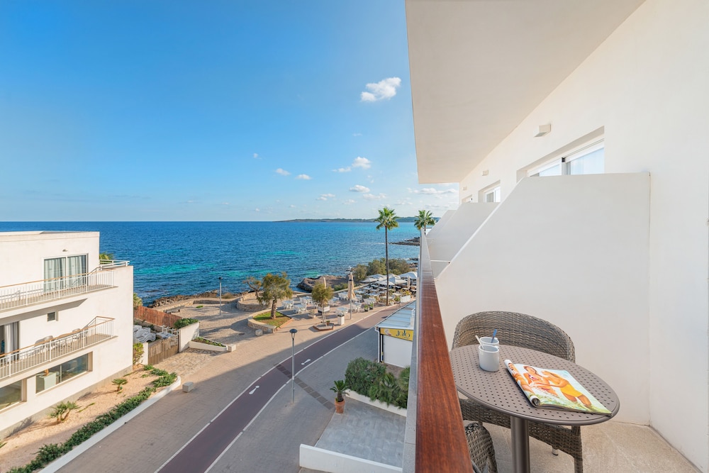 Double Room, Balcony, Partial Sea View photo 2