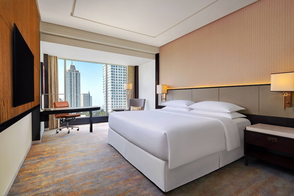 Club Room, 1 King Bed (Grand Deluxe, Club Lounge Access)