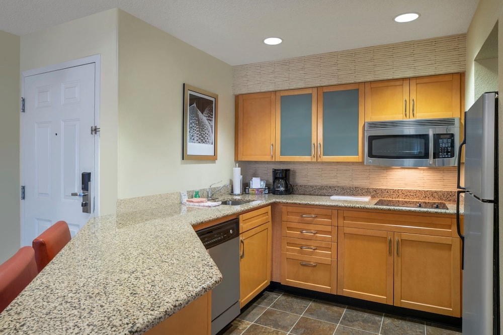 Suite, 1 Bedroom - Photo 4