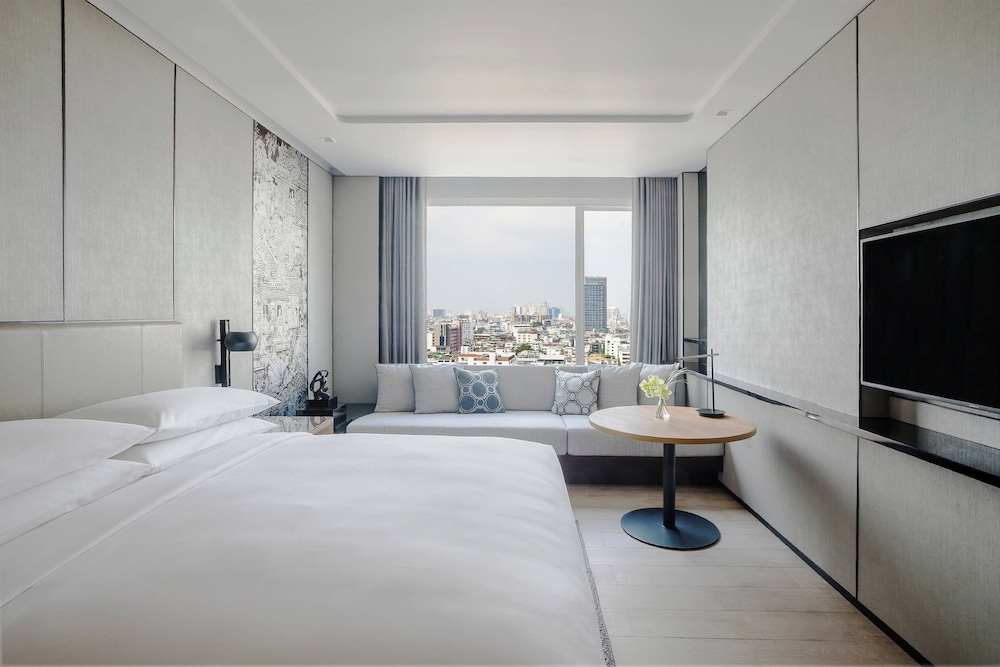 Club Room, 1 King Bed