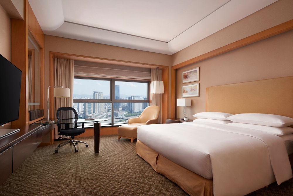 Deluxe Room, 1 King Bed, River View - Photo 1