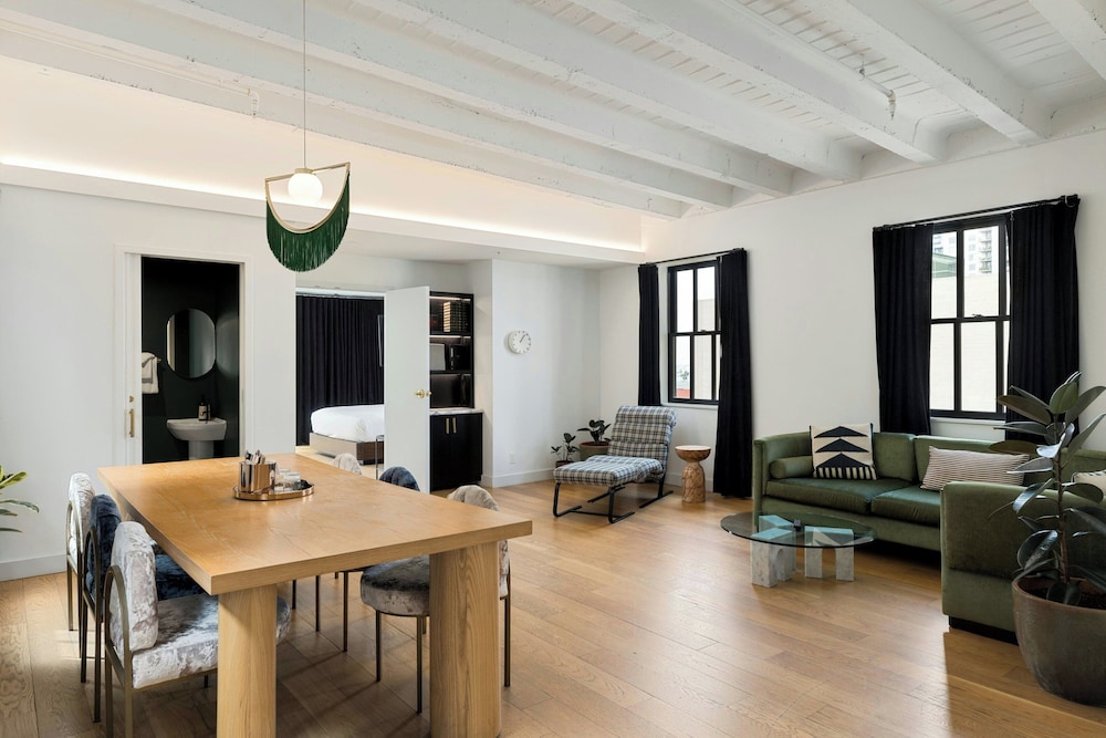 Penthouse, 2 Bedrooms, Terrace (Mobility/Hearing Access, Roll-in Shwr)