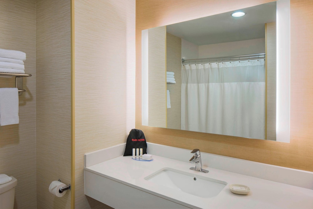 Room, 2 Queen Beds (Mobility/Hearing Access, Roll-In Shwr)