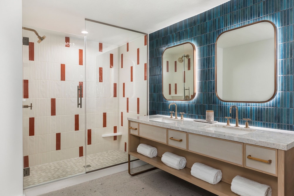 Suite, 1 King Bed With Sofa Bed, Oceanfront