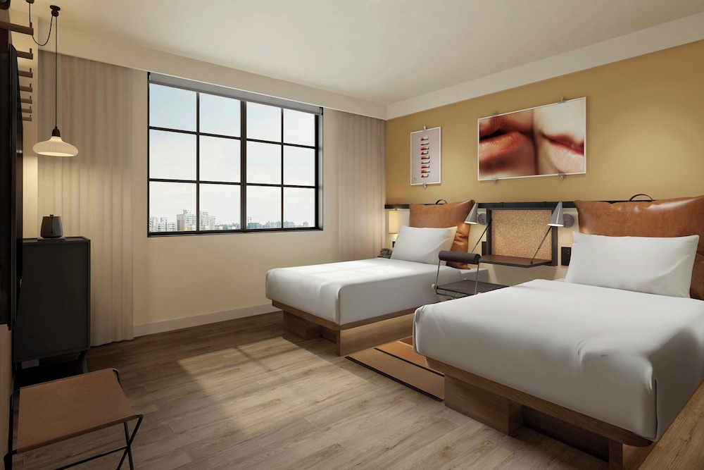 Superior Room, 2 Twin Beds, City View