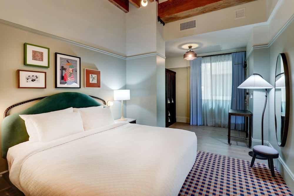 Junior Suite, 1 King Bed - Photo 4