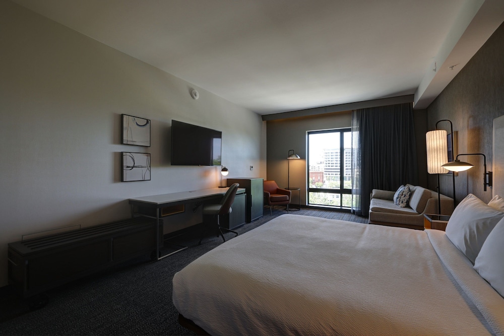 Room, 1 King Bed - Photo 7