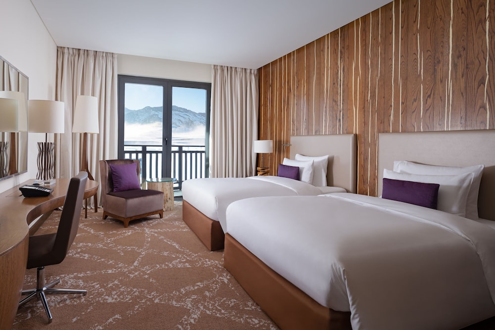 Deluxe Room, 2 Twin Beds (Balcony) photo 3