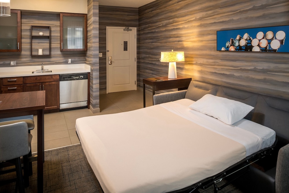 Room, 1 Bedroom (Mobility/Hearing Accessible, Tub) photo 1