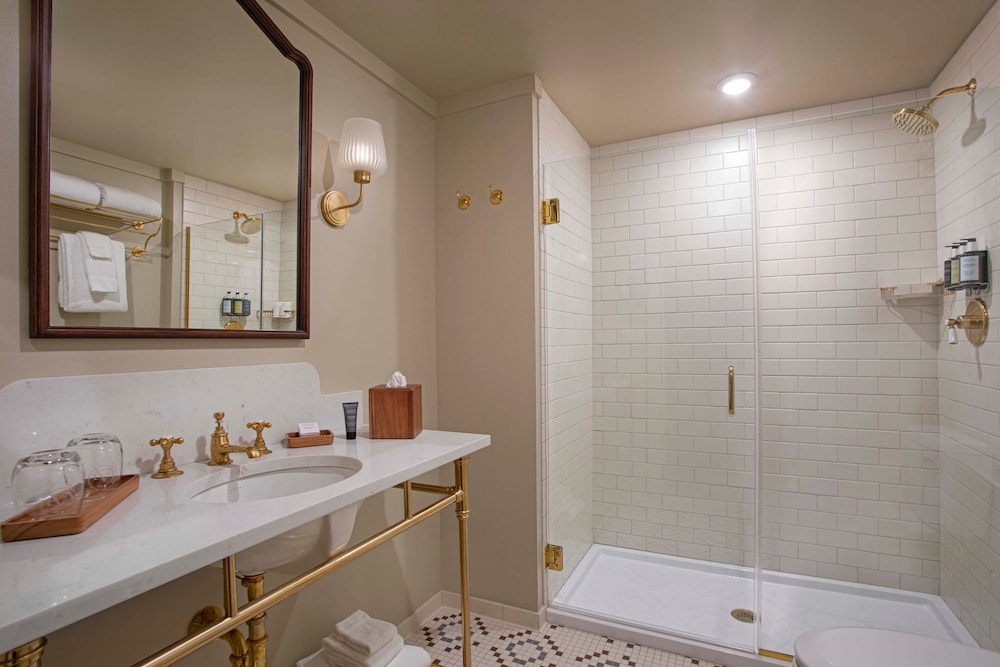 Suite, 1 Bedroom photo 2