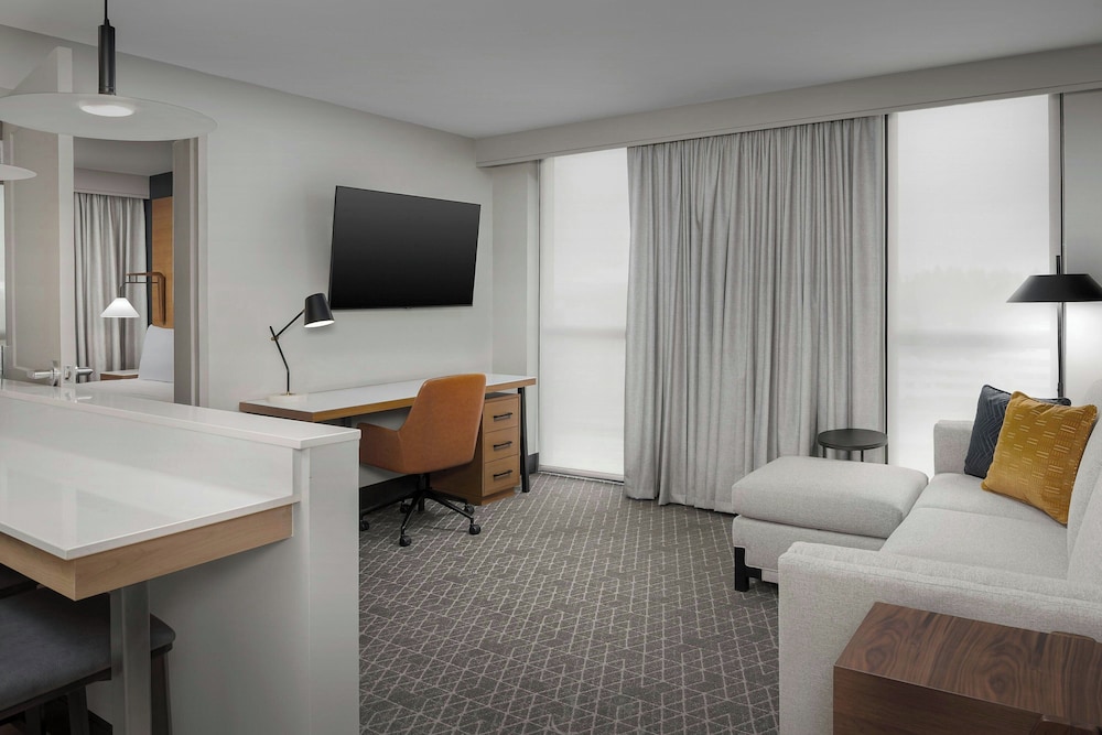 Suite, 1 Bedroom thumbnail 5