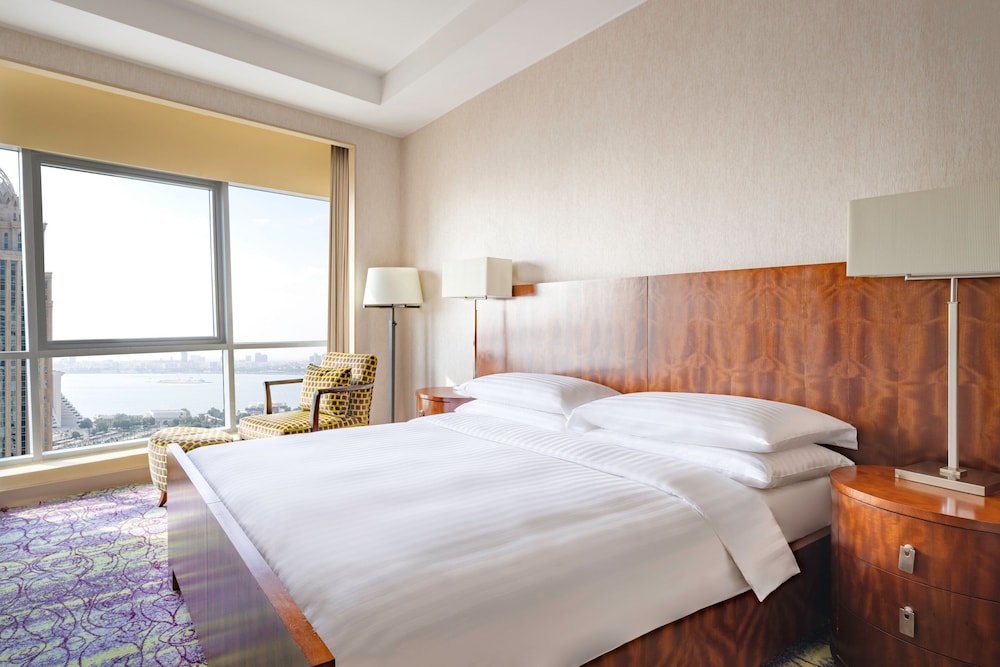Executive Suite, 1 King Bed, Sea View - Photo 1