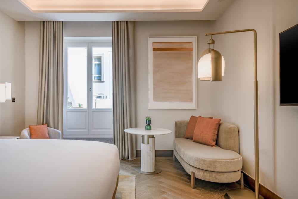 Premium Room, 1 King Bed, Non Smoking, City View (Terrace)