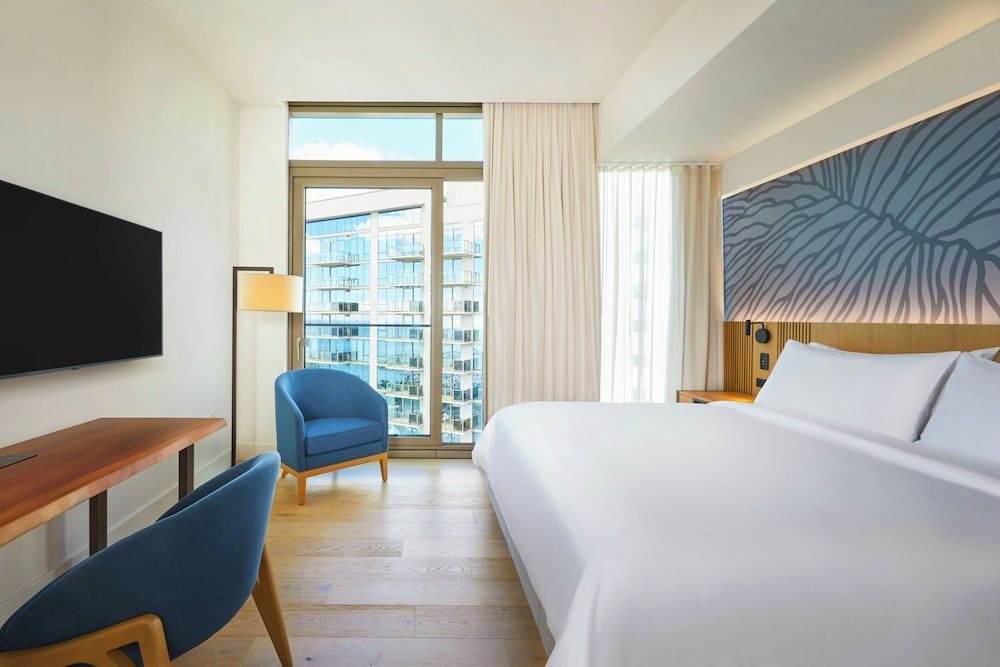 Room, 1 King Bed, City View