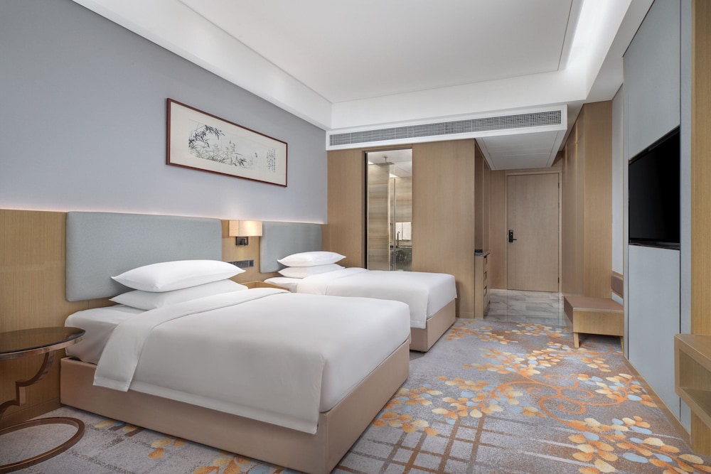 Premium Room, 2 Double Beds, City View - Photo 2