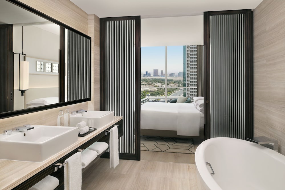 Grand Suite, 1 Bedroom thumbnail 5