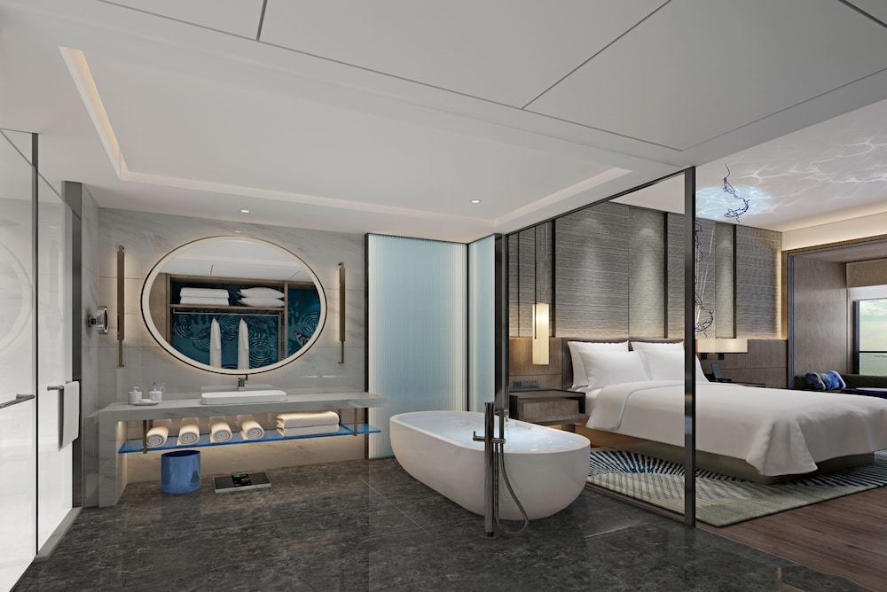 Club Suite, 1 Bedroom - Photo 9