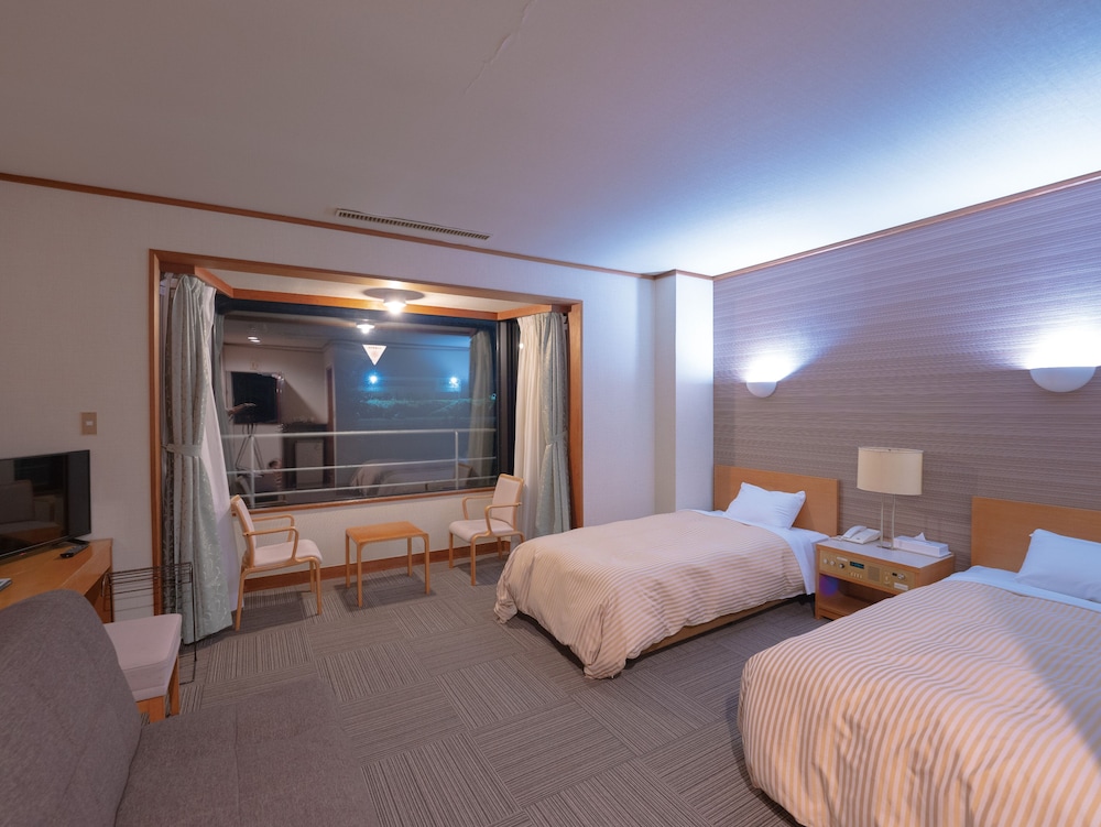 Twin Room, Non Smoking, Mountain View