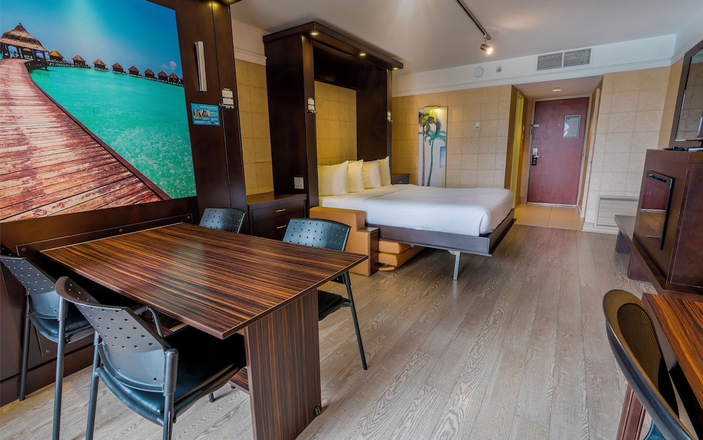 Superior Room, 2 Queen Murphy Beds, Kitchenette