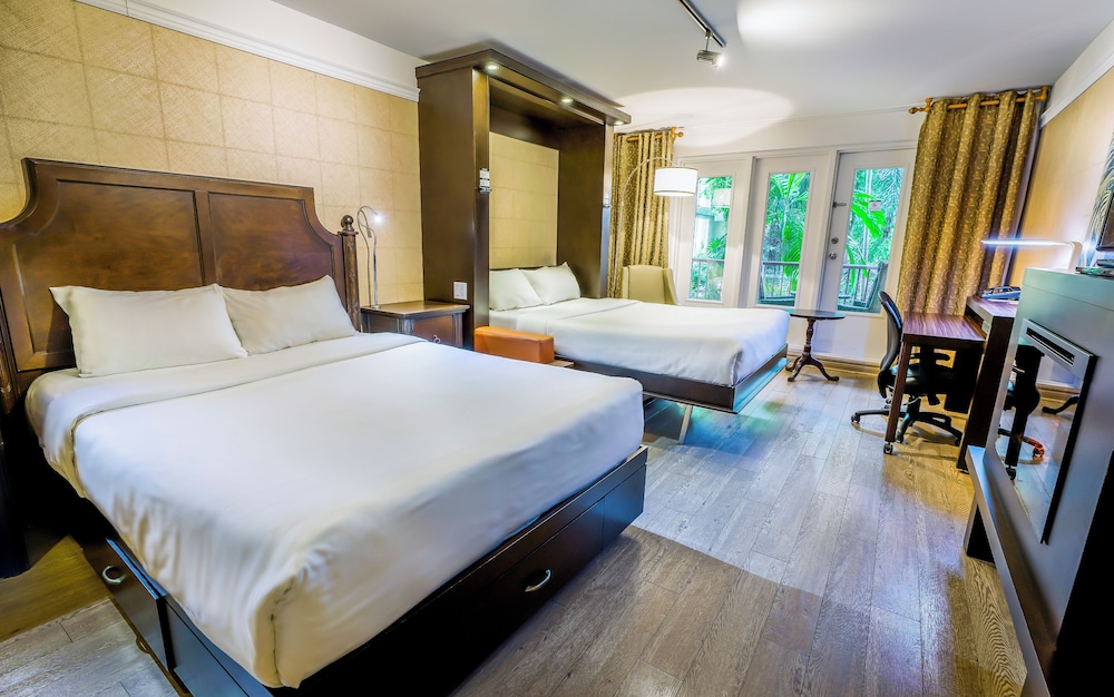 Superior Room, 1 Queen Bed, 1 Queen Murphy Bed, Garden View photo 3