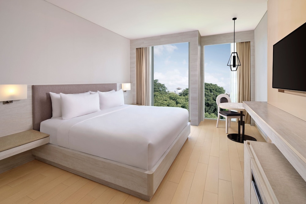 Available room thumbnail 5