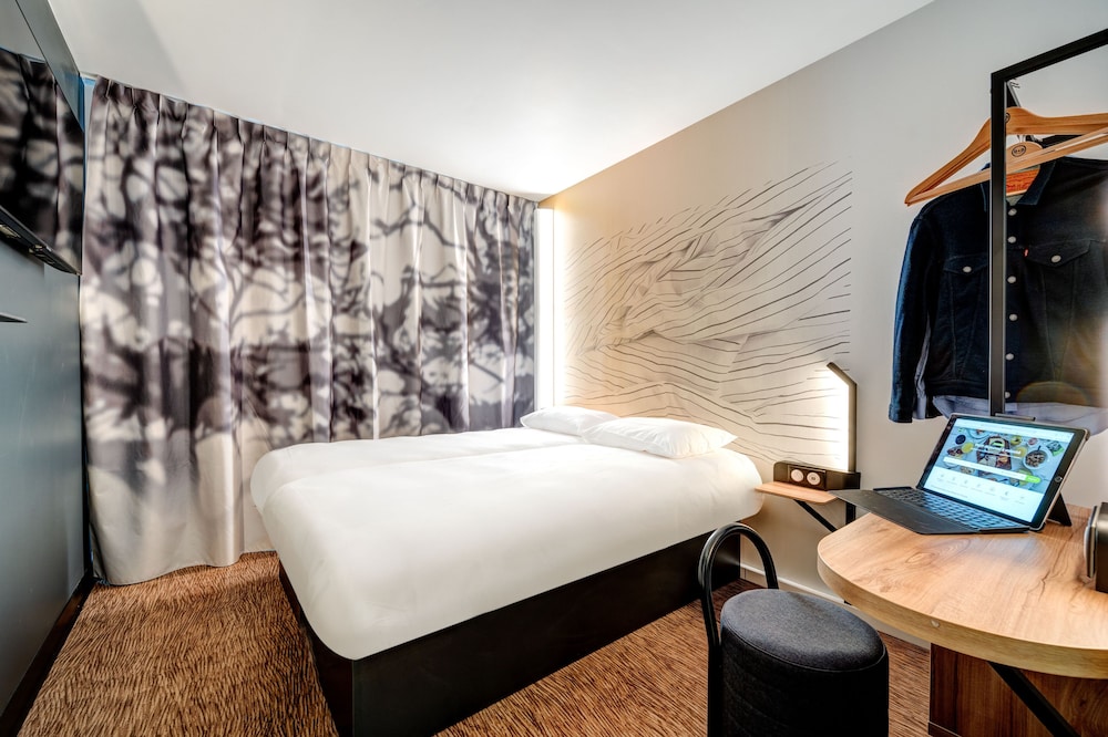 Twin Room, Non Smoking - Photo 1