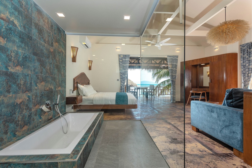 Beachfront 1 bedroom Villa - Photo 22