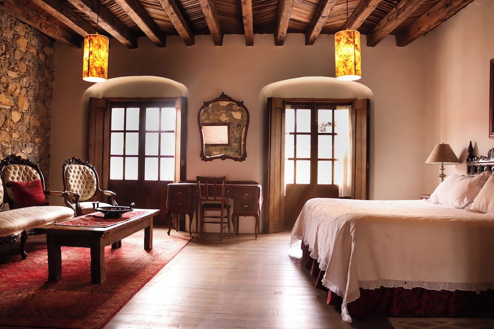 King Suite with balcony, 1 King bed, No smoking XII