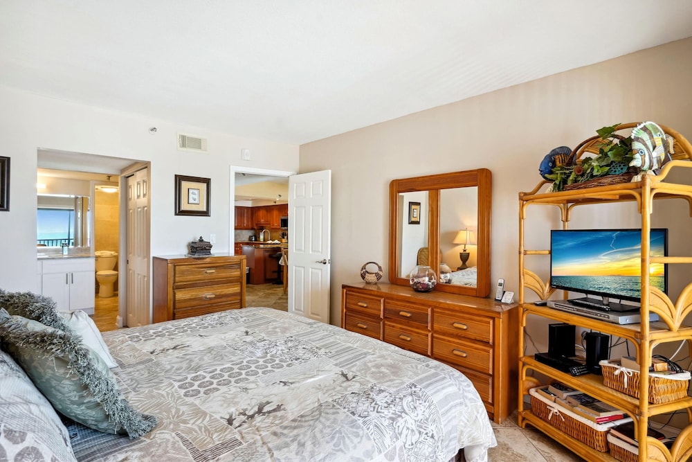 Condo, 1 King Bed with Sofa bed (Villa Madeira 405 - Premier) photo 2