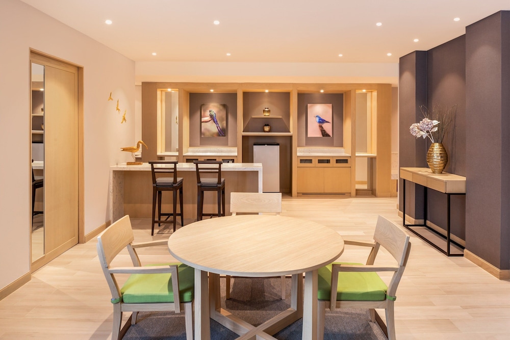 Suite, 1 Bedroom, Ground Floor (Pool Access) photo 2