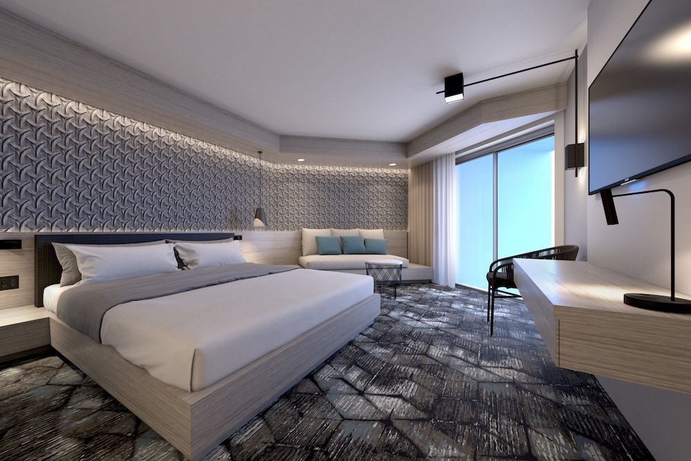 Room, 1 King Bed, Smoking, Balcony (View) photo 2