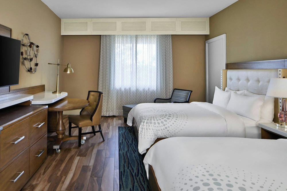 Room, 2 Queen Beds (Pure, No View)