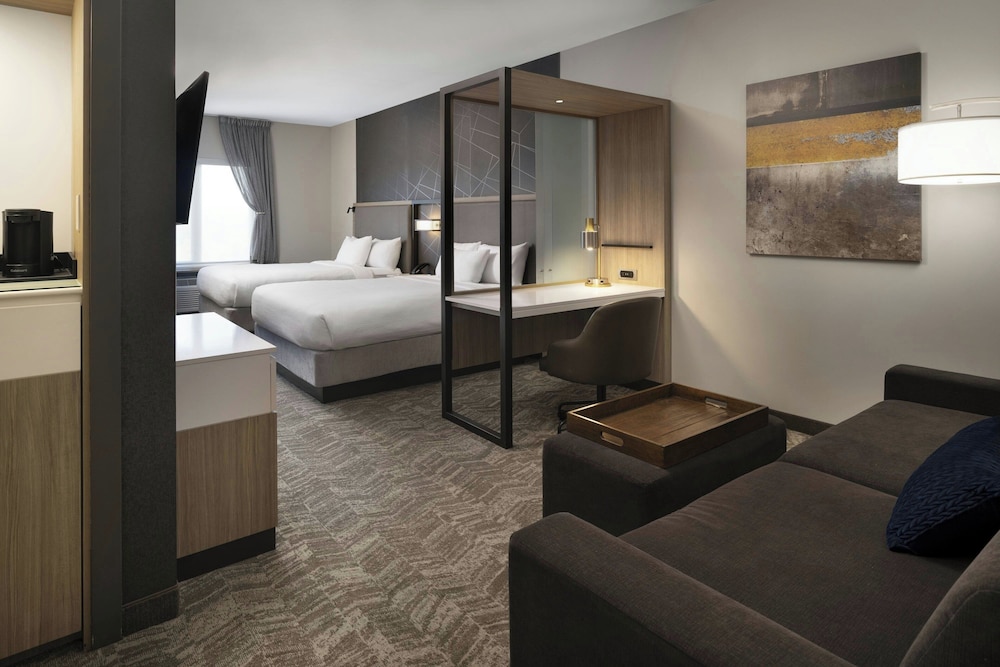 Suite, 2 Queen Beds, Mountain View (Hearing Accessible)