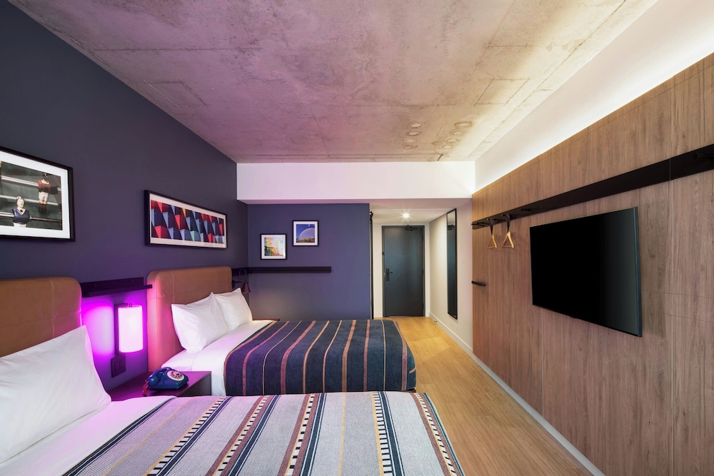 Standard Room, 2 Queen Beds, City View