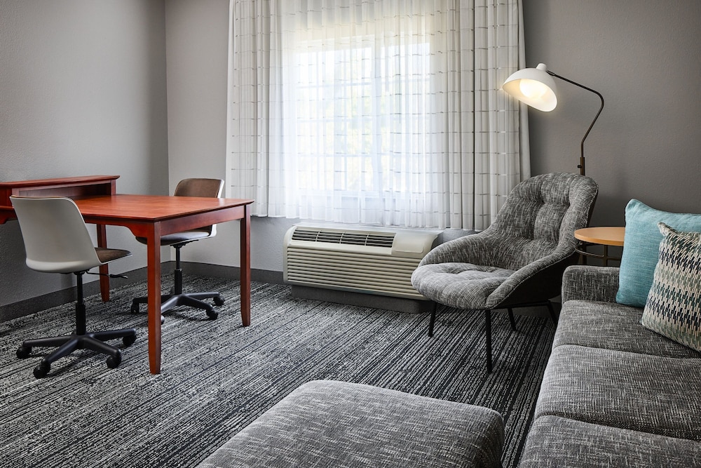 Suite, 1 Bedroom - Photo 9
