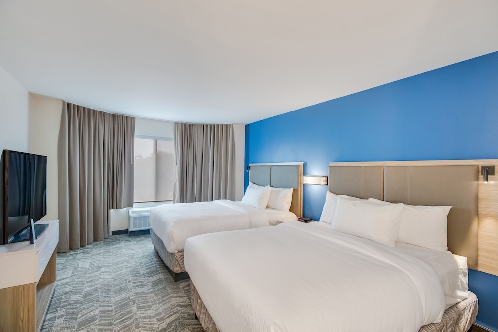 Suite, Multiple Beds - Photo 3