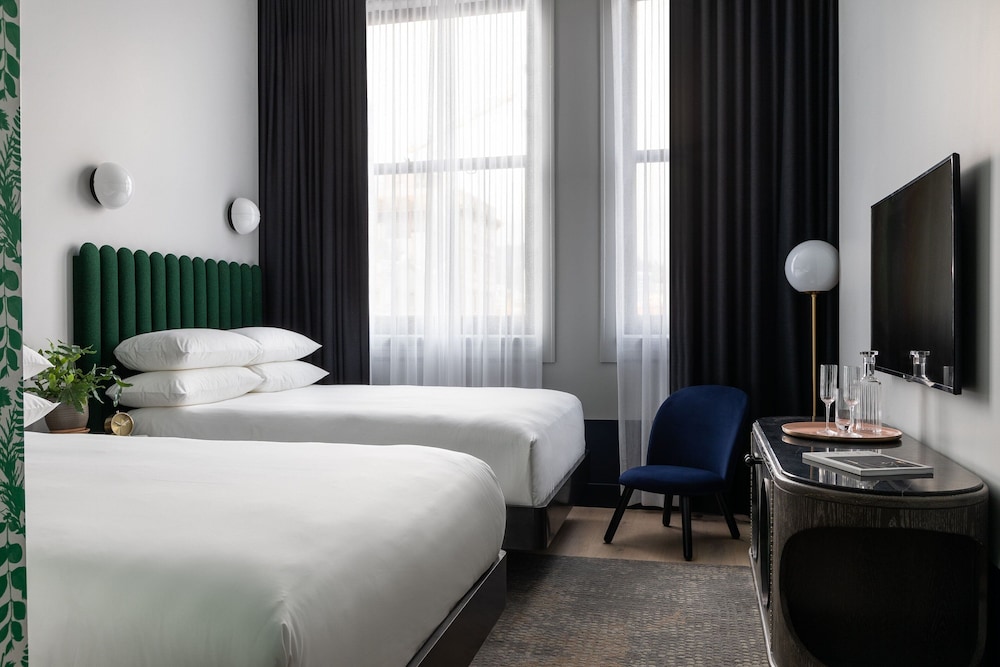 Room, 2 Queen Beds, City View - Photo 1