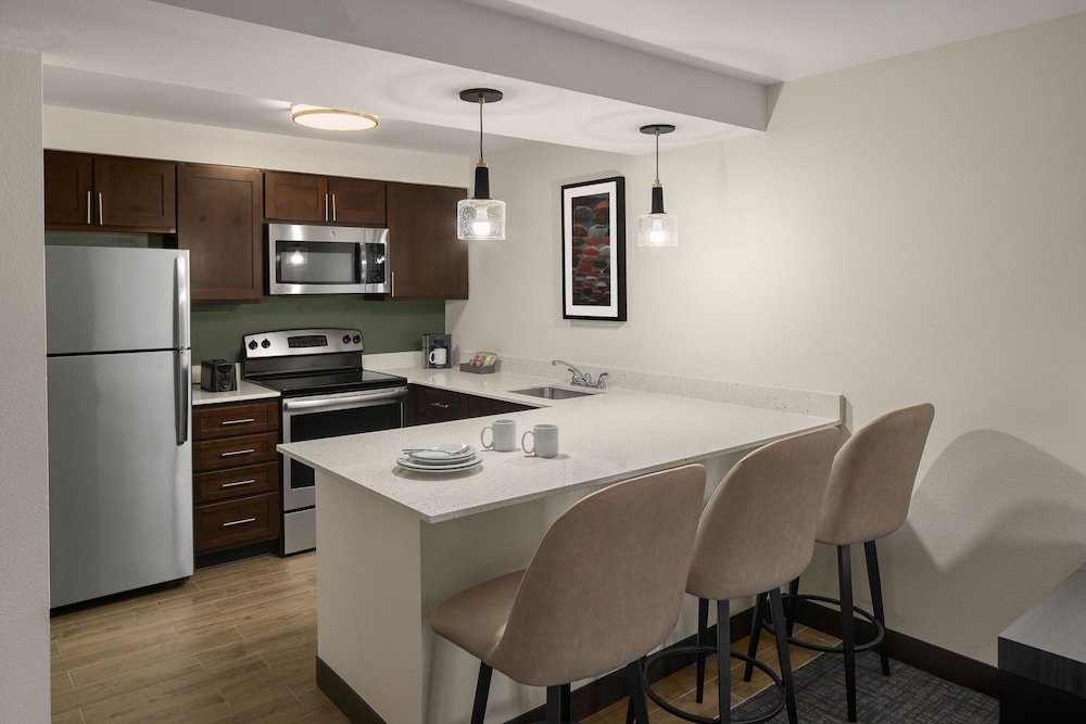 Suite, 1 Bedroom (Mobility/Hearing Accessible, Tub) photo 2