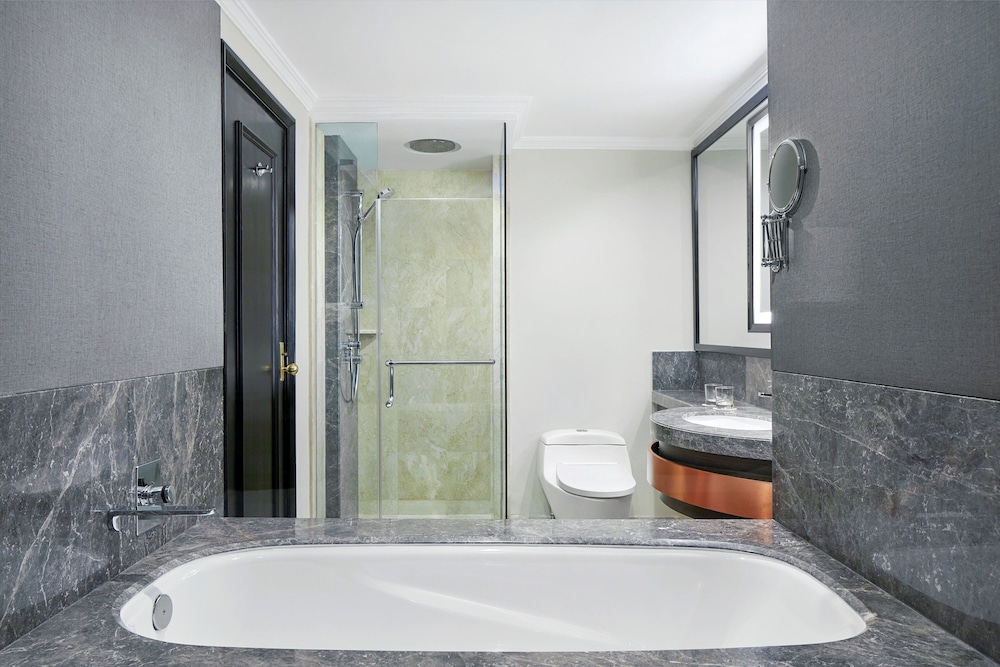 Premium Room, 2 Double Beds - Photo 4