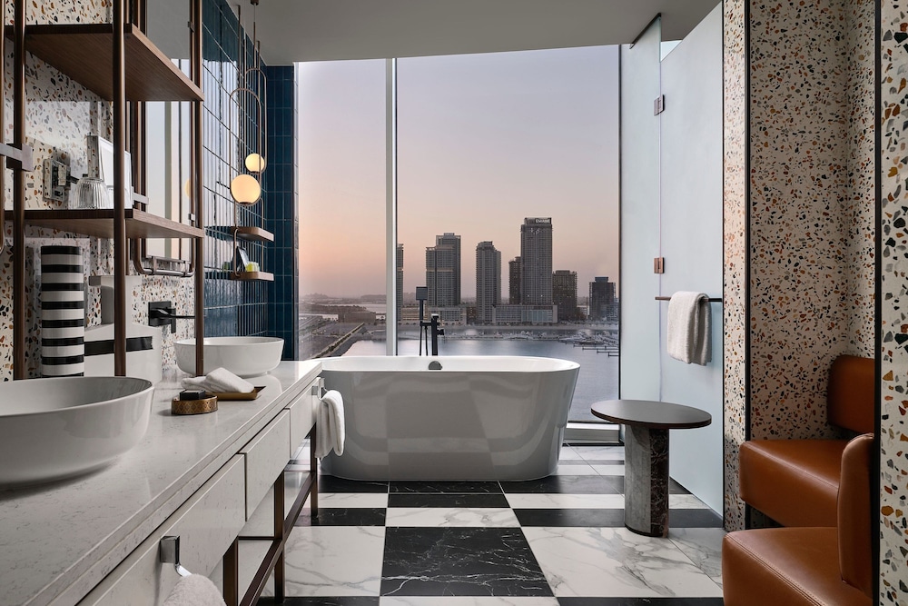 W King Suite - Panoramic Sea View with Balcony