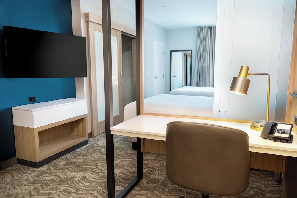 Suite, 2 Queen Beds - Photo 5
