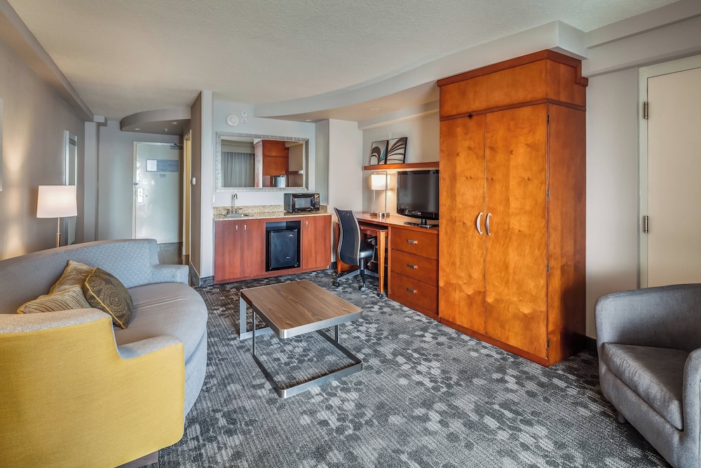 Executive Suite, 1 Bedroom, Oceanfront - Photo 4