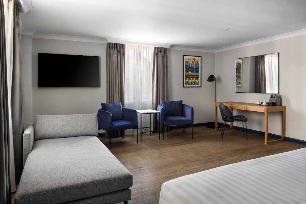 Junior Suite, 1 Bedroom thumbnail 6